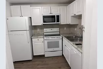 1505 Crescent Cir #B21, Lake Park, FL 33403 - Photo 1