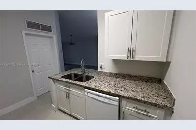 2810 N Oakland Forest Dr #313, Oakland Park, FL 33309 - Photo 5