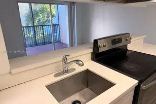 4535 Treehouse Ln, Tamarac, FL 33319 - Photo 5