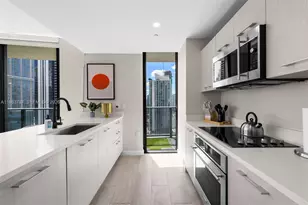 45 SW 9th St, Miami, FL 33130 - Photo 9