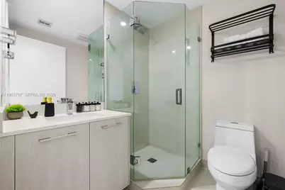 45 SW 9th St #2803, Miami, FL 33130 - Photo 27