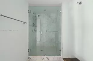 400 South Pointe Dr, Miami Beach, FL 33139 - Photo 31