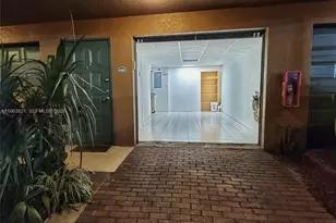 2891 NE 185th St, Aventura, FL 33180 - Photo 9