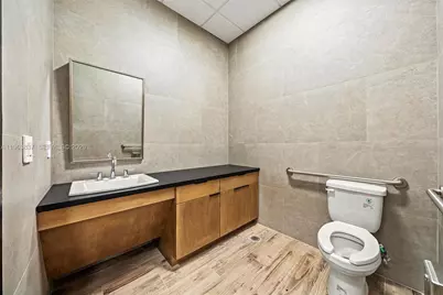 1930 N 30th Road #Suite 10, Hollywood, FL 33021 - Photo 9