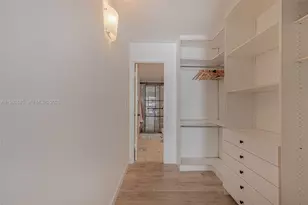 600 NE 36th St, Miami, FL 33137 - Photo 17