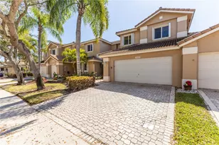 15832 SW 10th St, Pembroke Pines, FL 33027 - Photo 3