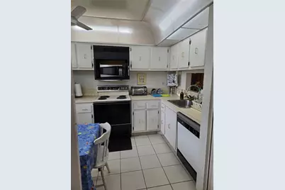 8834 W McNab Rd #201, Tamarac, FL 33321 - Photo 5