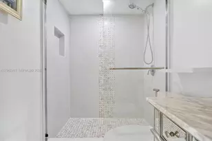 3860 NE 170th St, North Miami Beach, FL 33160 - Photo 25