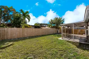 621 N 70th Way, Hollywood, FL 33024 - Photo 5