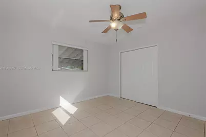 621 N 70th Way #0, Hollywood, FL 33024 - Photo 31