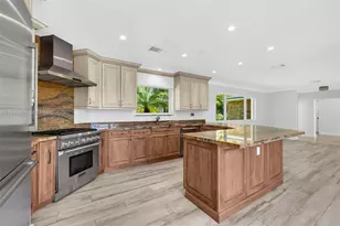 10110 SW 66th St, Miami, FL 33173 - Photo 9