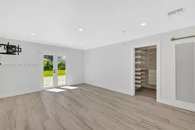 10110 SW 66th St, Miami, FL 33173 - Photo 23