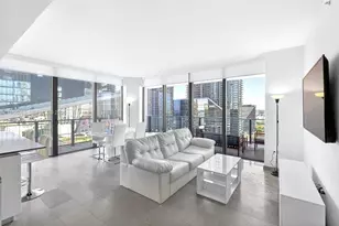 68 SE 6th St, Miami, FL 33131 - Photo 13