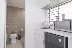 5445 Collins Ave, Miami Beach, FL 33140 - Photo 27
