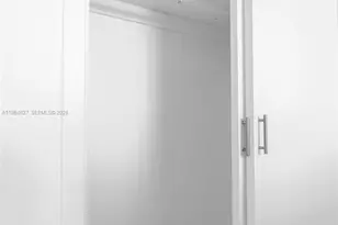 5445 Collins Ave, Miami Beach, FL 33140 - Photo 15