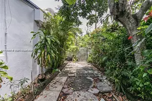 1717 NE 12th St, Fort Lauderdale, FL 33304 - Photo 11
