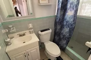 1717 NE 12th St, Fort Lauderdale, FL 33304 - Photo 5