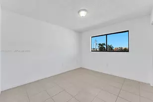240 W 68th St, Hialeah, FL 33014 - Photo 13