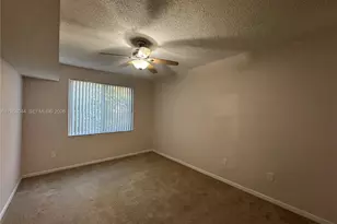 6936 SW 39th St, Davie, FL 33314 - Photo 9