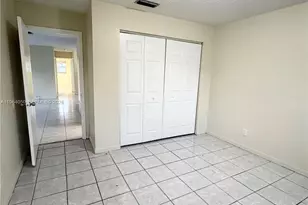 813 SW 10th St, Hallandale Beach, FL 33009 - Photo 5