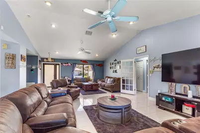 375 NW 107th Ter, Coral Springs, FL 33071 - Photo 9