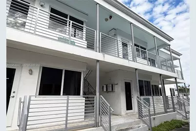 8025 Crespi Blvd, Miami Beach, FL 33141 - Photo 9