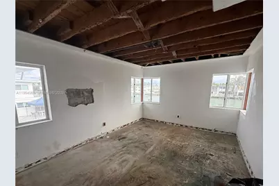 8025 Crespi Blvd, Miami Beach, FL 33141 - Photo 5