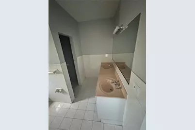 21 NW 60th St, Miami, FL 33127 - Photo 15