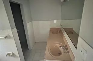 21 NW 60th St, Miami, FL 33127 - Photo 15