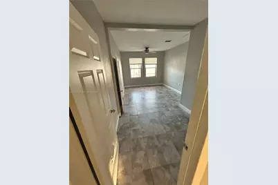 21 NW 60th St, Miami, FL 33127 - Photo 11