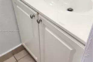 8600 SW 109th Ave, Miami, FL 33173 - Photo 9