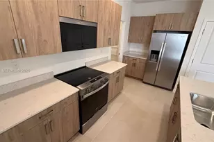 1535 SE 7th Ct, Homestead, FL 33033 - Photo 7