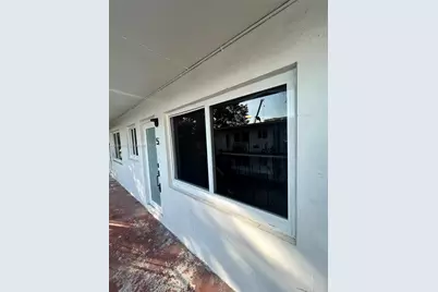 1150 NW 1st Pl #5, Miami, FL 33136 - Photo 3