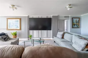 3910 Crystal Lake Dr, Deerfield Beach, FL 33064 - Photo 33