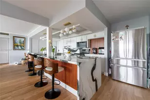 3910 Crystal Lake Dr, Deerfield Beach, FL 33064 - Photo 3