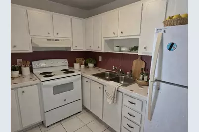 4731 NW 10th Ct #210, Plantation, FL 33313 - Photo 5