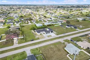 302 N El Dorado Blvd, Cape Coral, FL 33993 - Photo 31