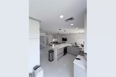 15102 NW 7th Ct, Pembroke Pines, FL 33028 - Photo 15