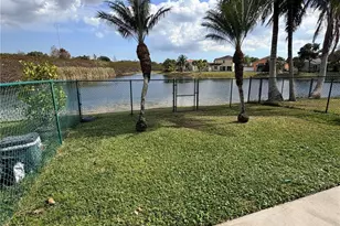 15102 NW 7th Ct, Pembroke Pines, FL 33028 - Photo 7