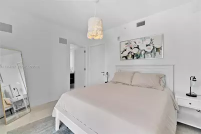 1451 Brickell Ave #1004, Miami, FL 33131 - Photo 9