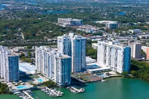 2750 NE 183rd St, Aventura, FL 33160 - Photo 23