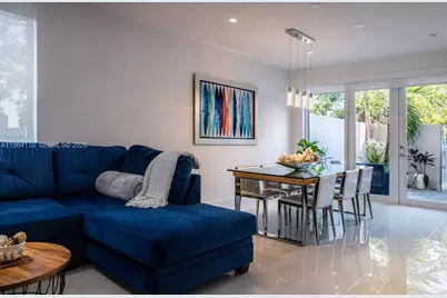 10464 NW 66th St, Doral, FL 33178 - Photo 3