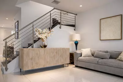 10464 NW 66th St, Doral, FL 33178 - Photo 7