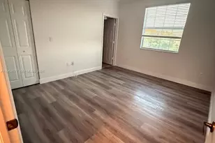 819 SW 147th Ave, Pembroke Pines, FL 33027 - Photo 3