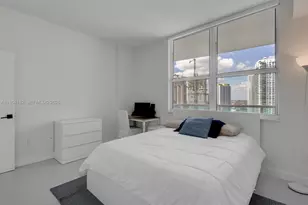 31 SE 5th St, Miami, FL 33131 - Photo 21