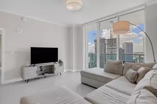 31 SE 5th St, Miami, FL 33131 - Photo 9