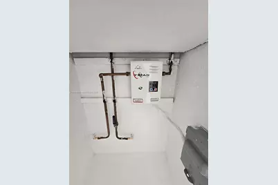 535 NW 7th St #9, Miami, FL 33136 - Photo 21