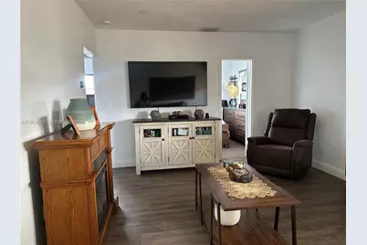 991 E 47th St, Hialeah, FL 33013 - Photo 23