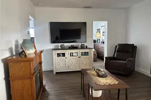 991 E 47th St, Hialeah, FL 33013 - Photo 23