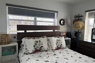 991 E 47th St, Hialeah, FL 33013 - Photo 11